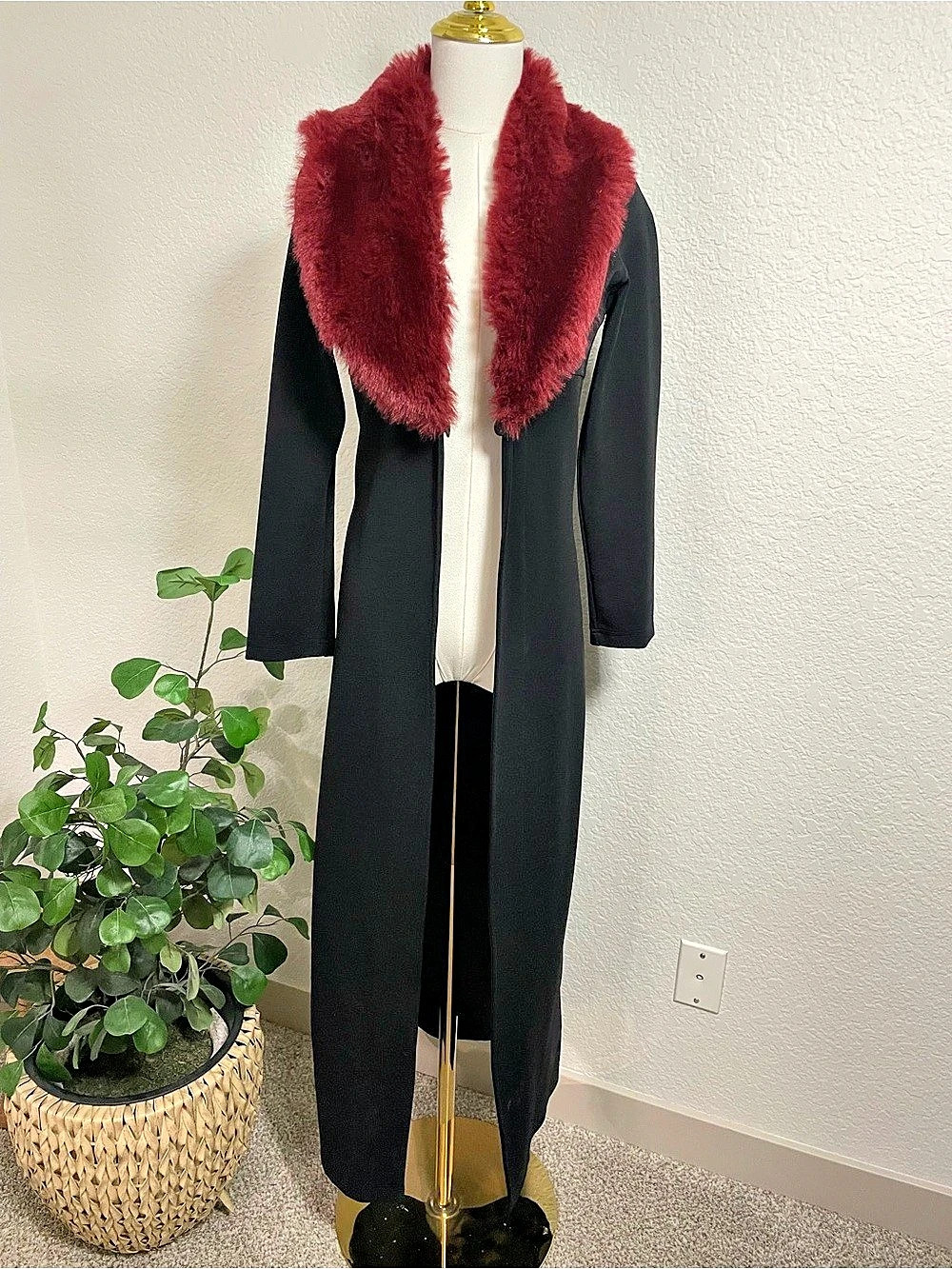 Lulu Paris Black Maxi Coat Small Burgundy Faux Fur Collar Long Duster